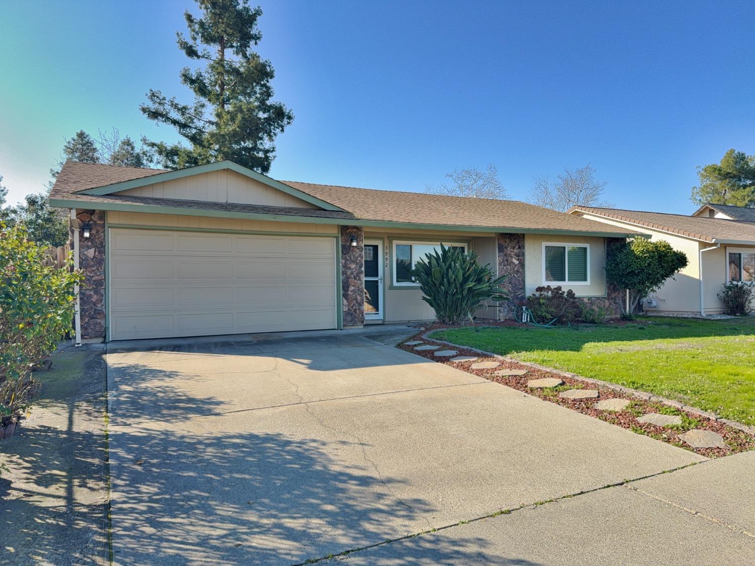 3992 Wildrose Way