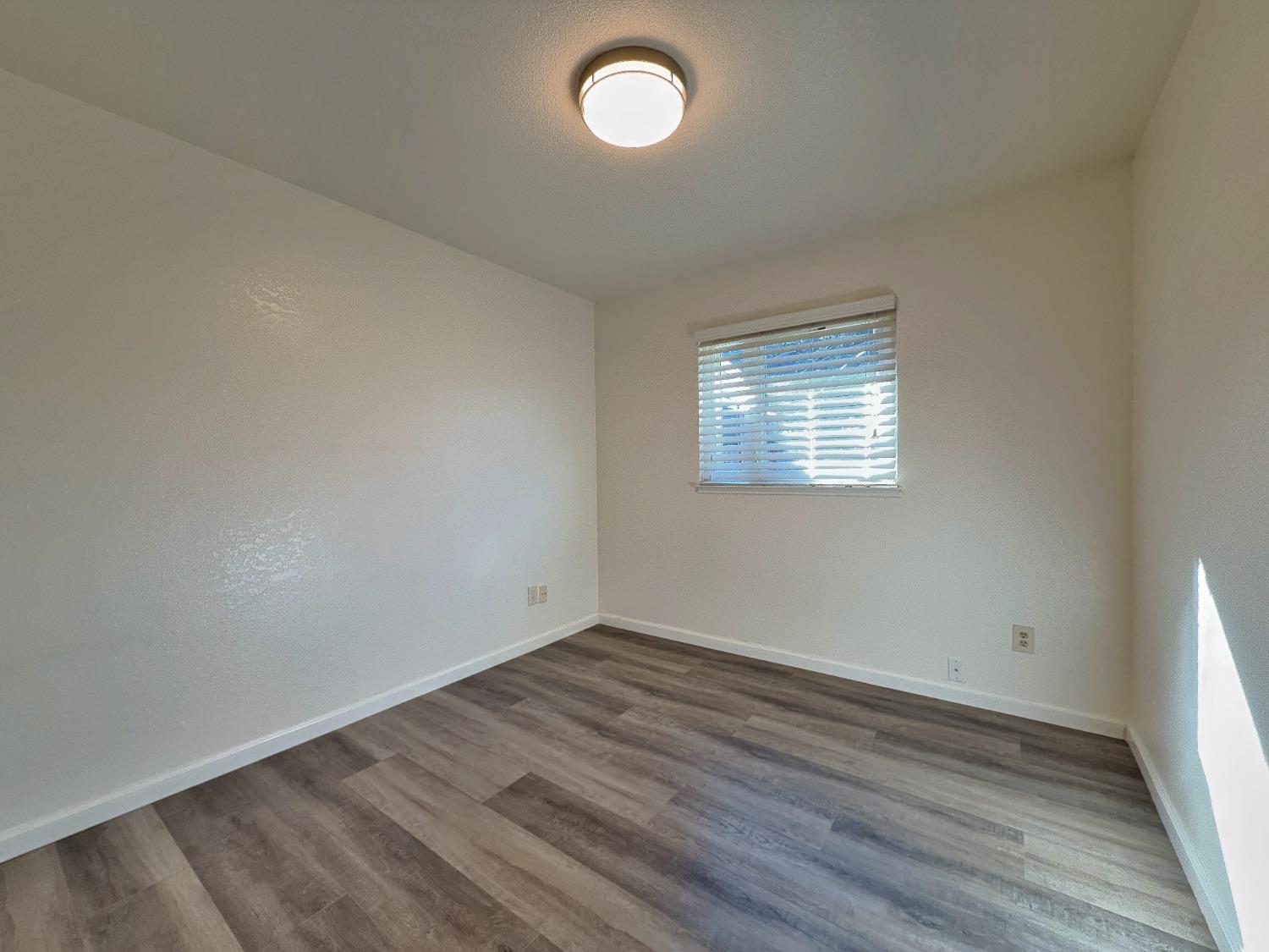 3992 Wildrose Way