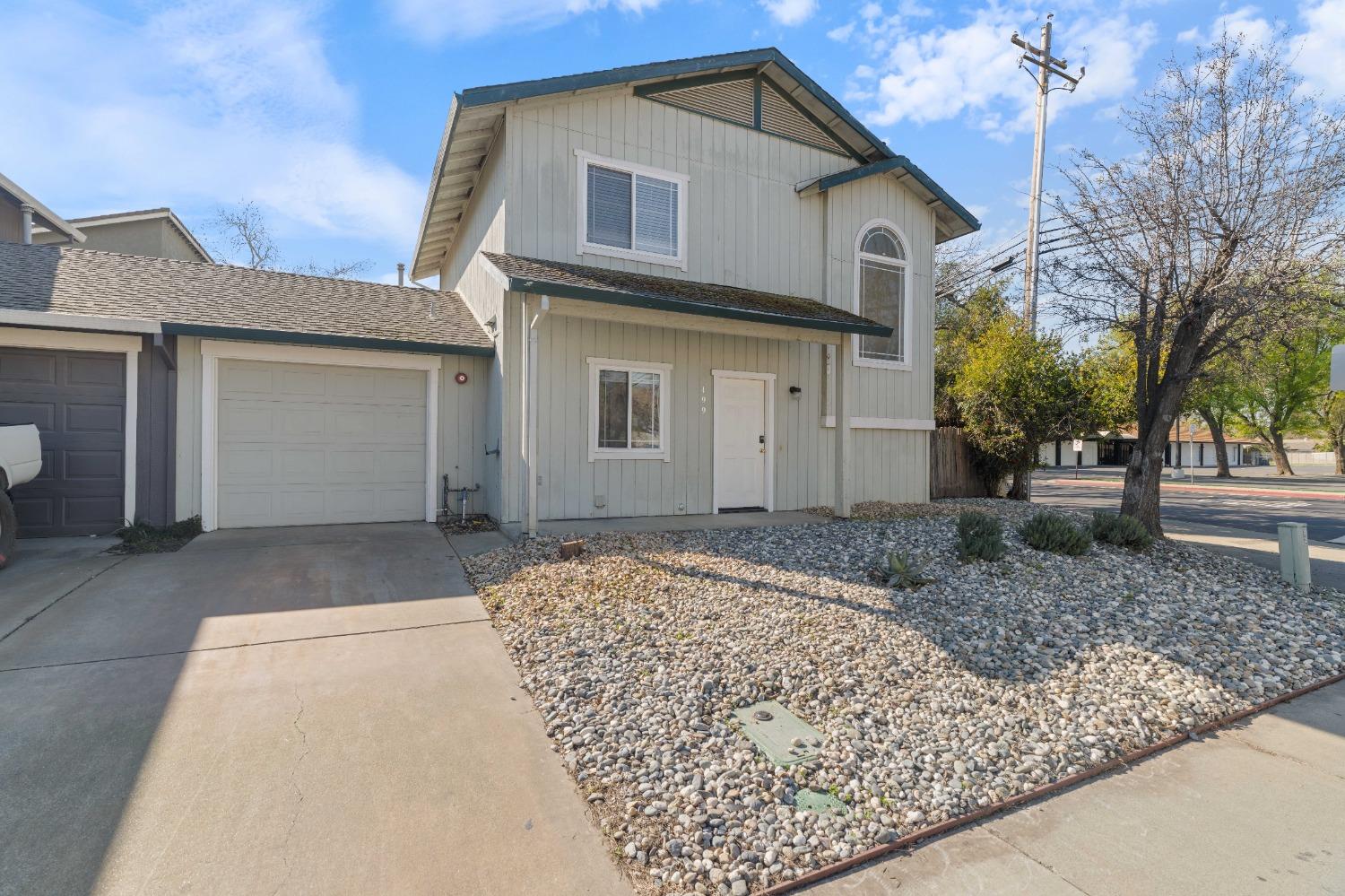 199 W Lincoln Avenue