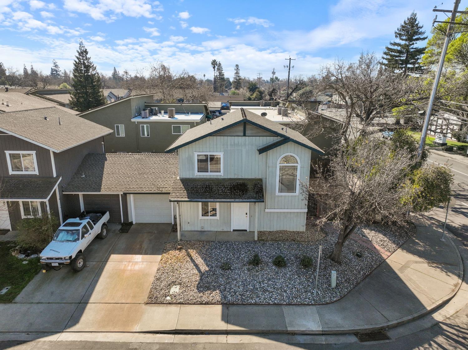 199 W Lincoln Avenue