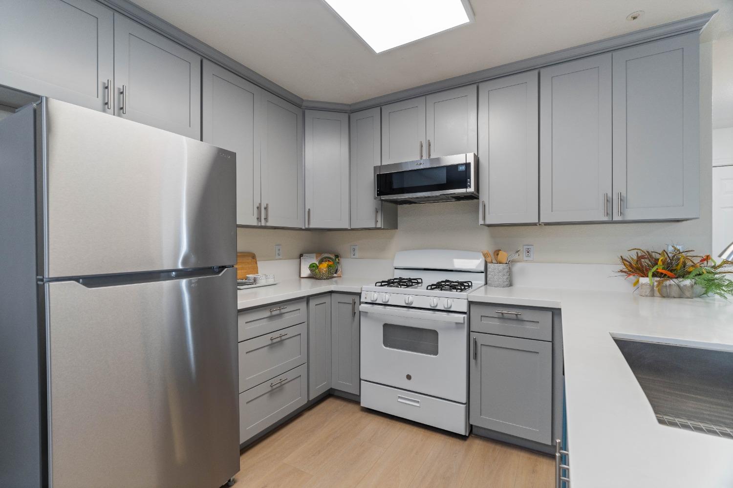 199 W Lincoln Avenue
