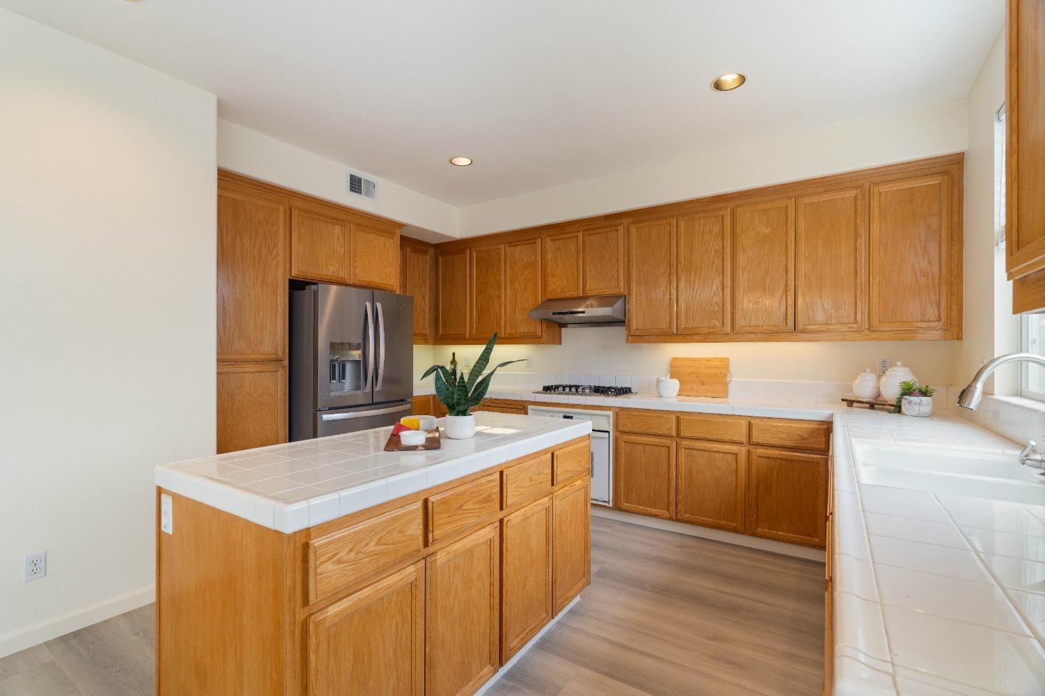 6350 Greenfield
