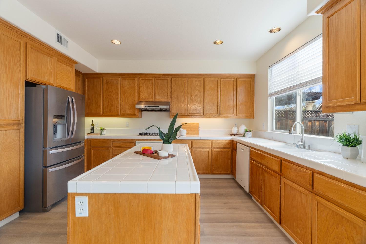 6350 Greenfield