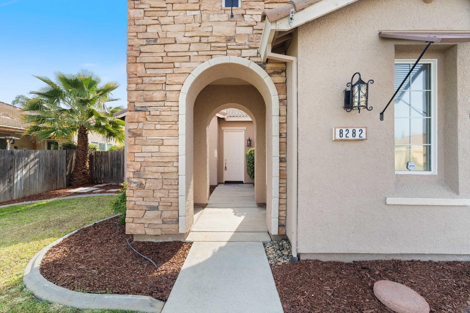 8282 Cabochon Way