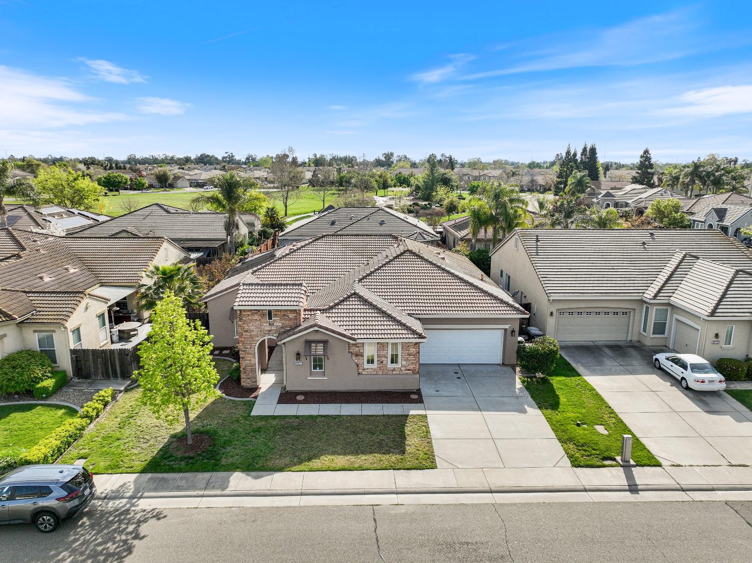 8282 Cabochon Way