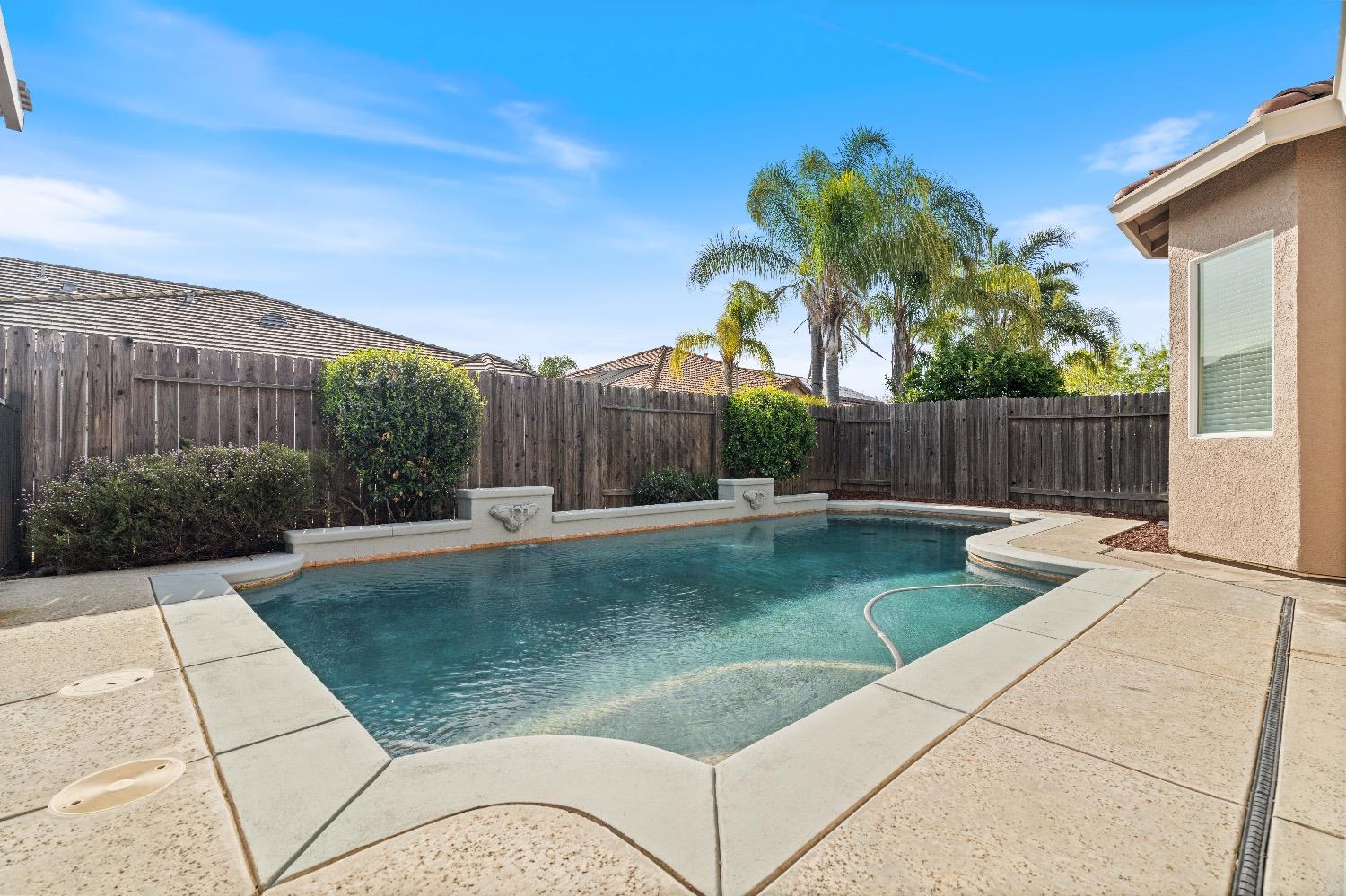 8282 Cabochon Way