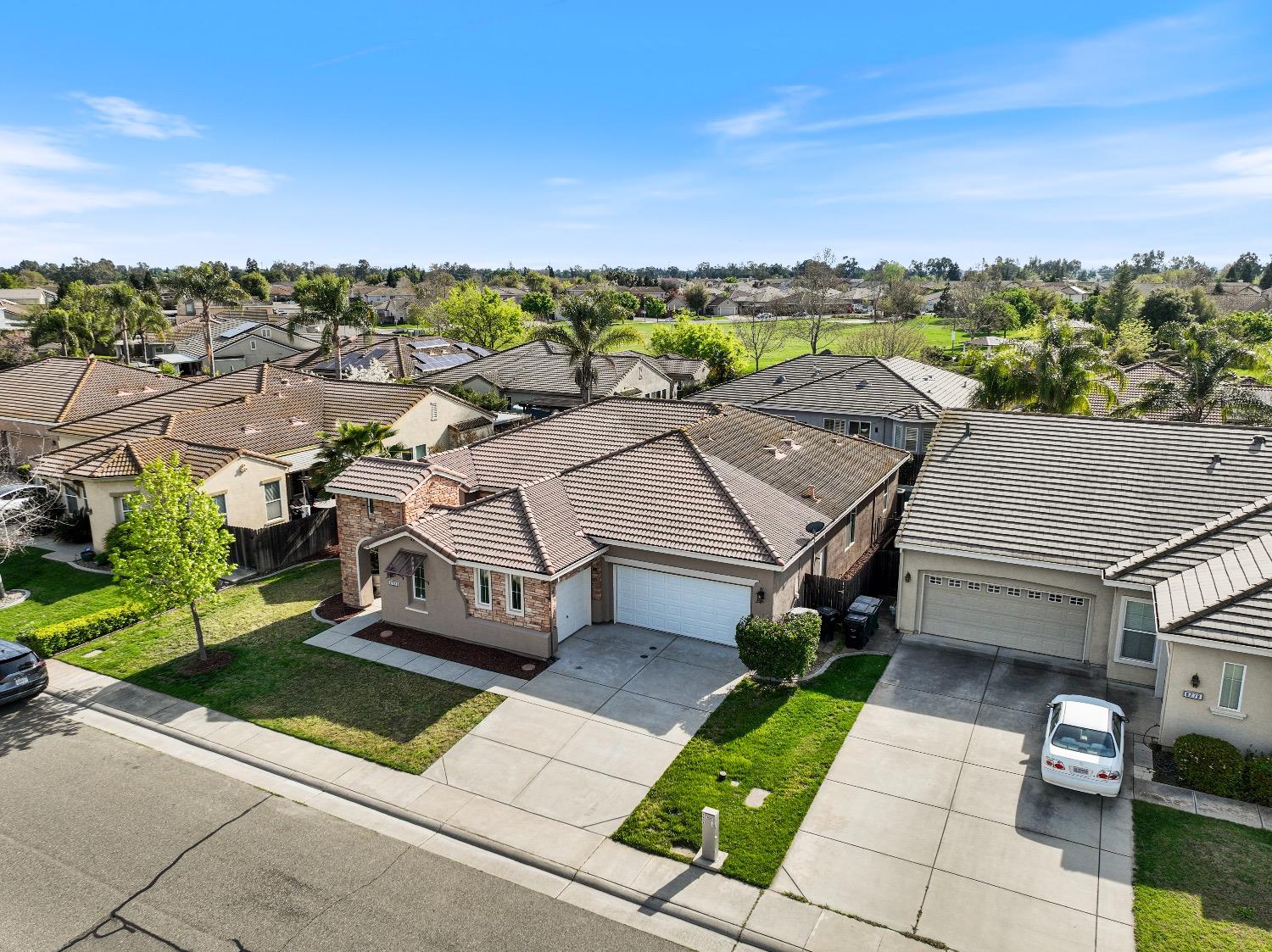 8282 Cabochon Way