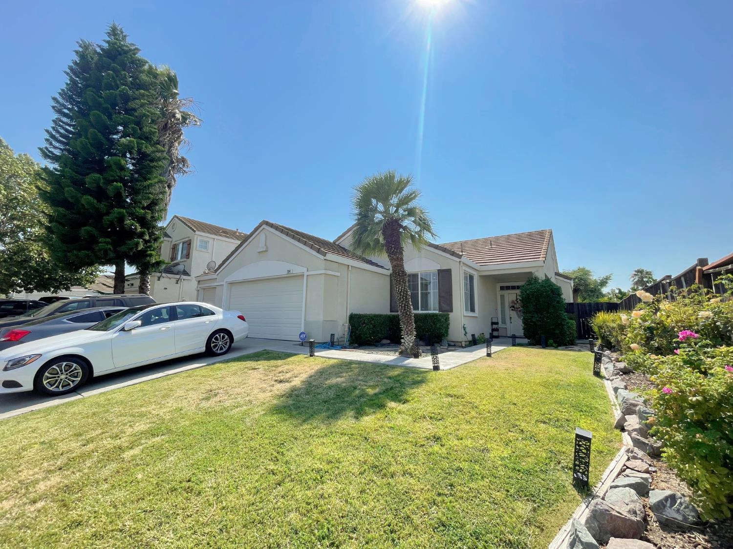 204 Martin Eden Court