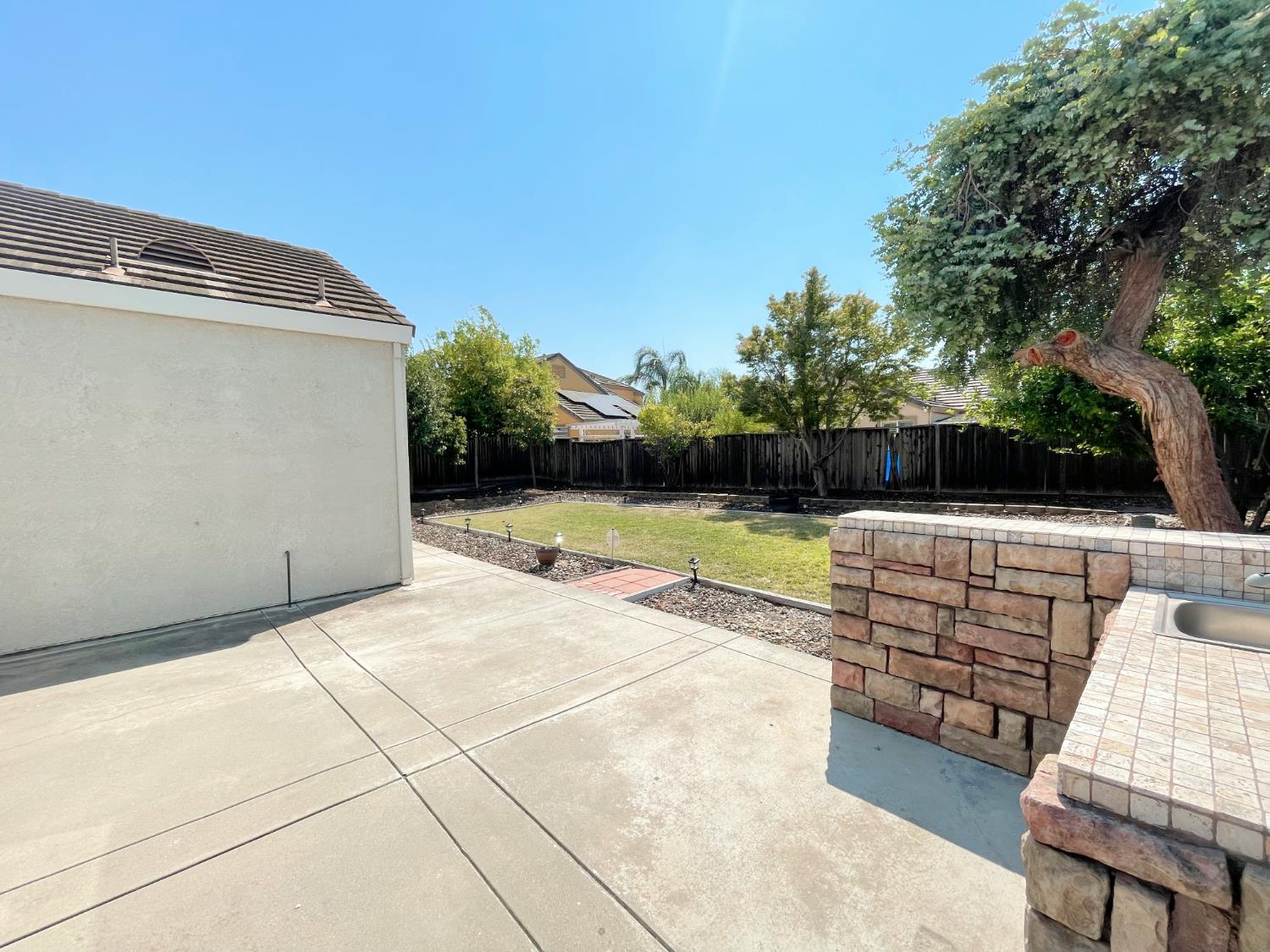 204 Martin Eden Court