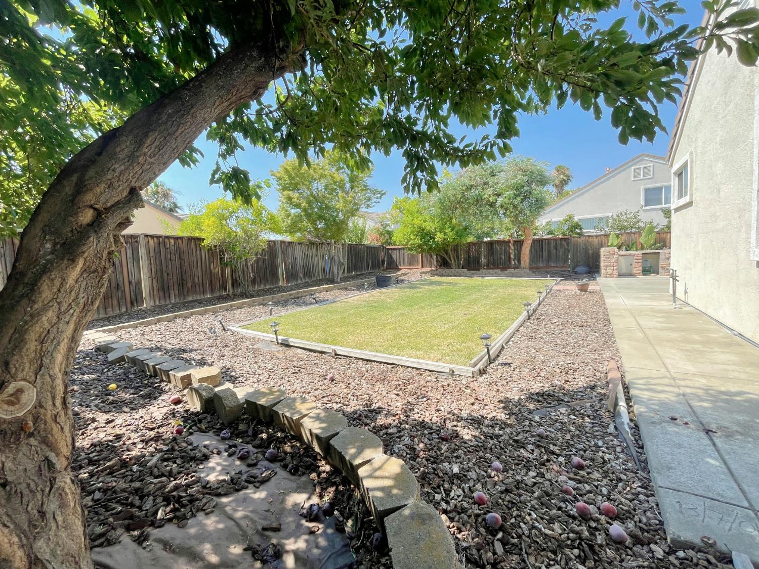 204 Martin Eden Court
