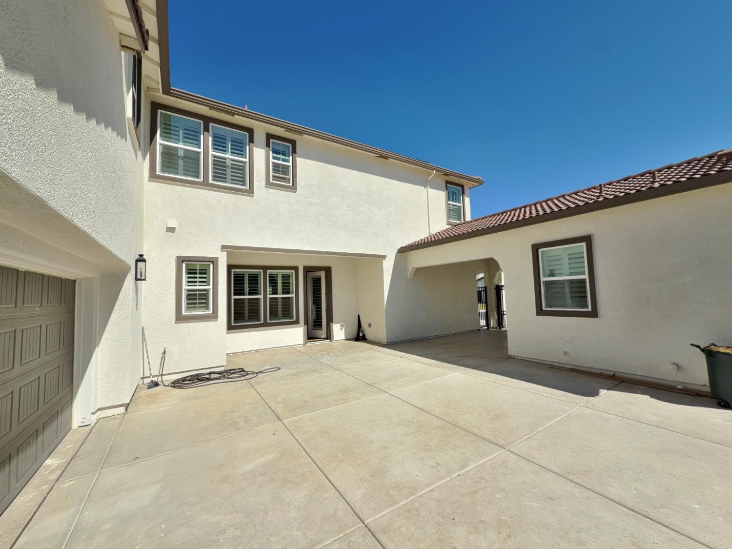 8594 Sona Way