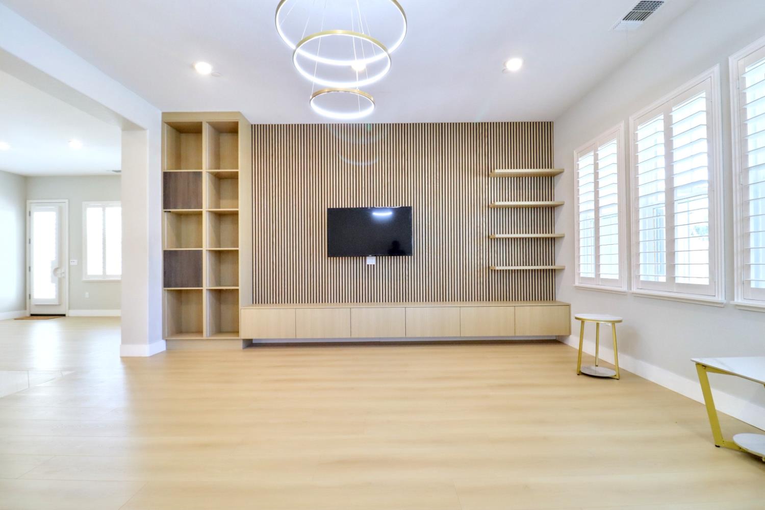 8594 Sona Way