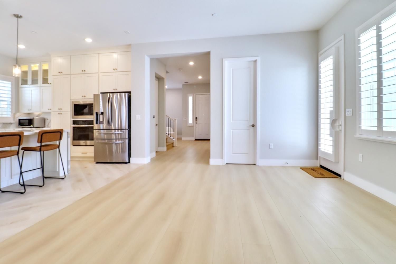8594 Sona Way