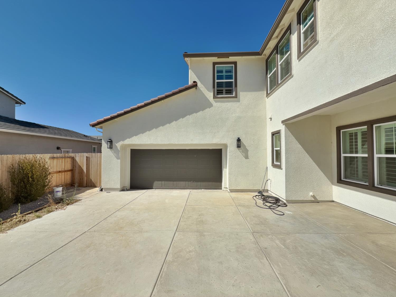 8594 Sona Way