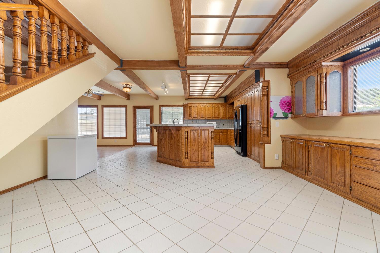 1660 N White Lane