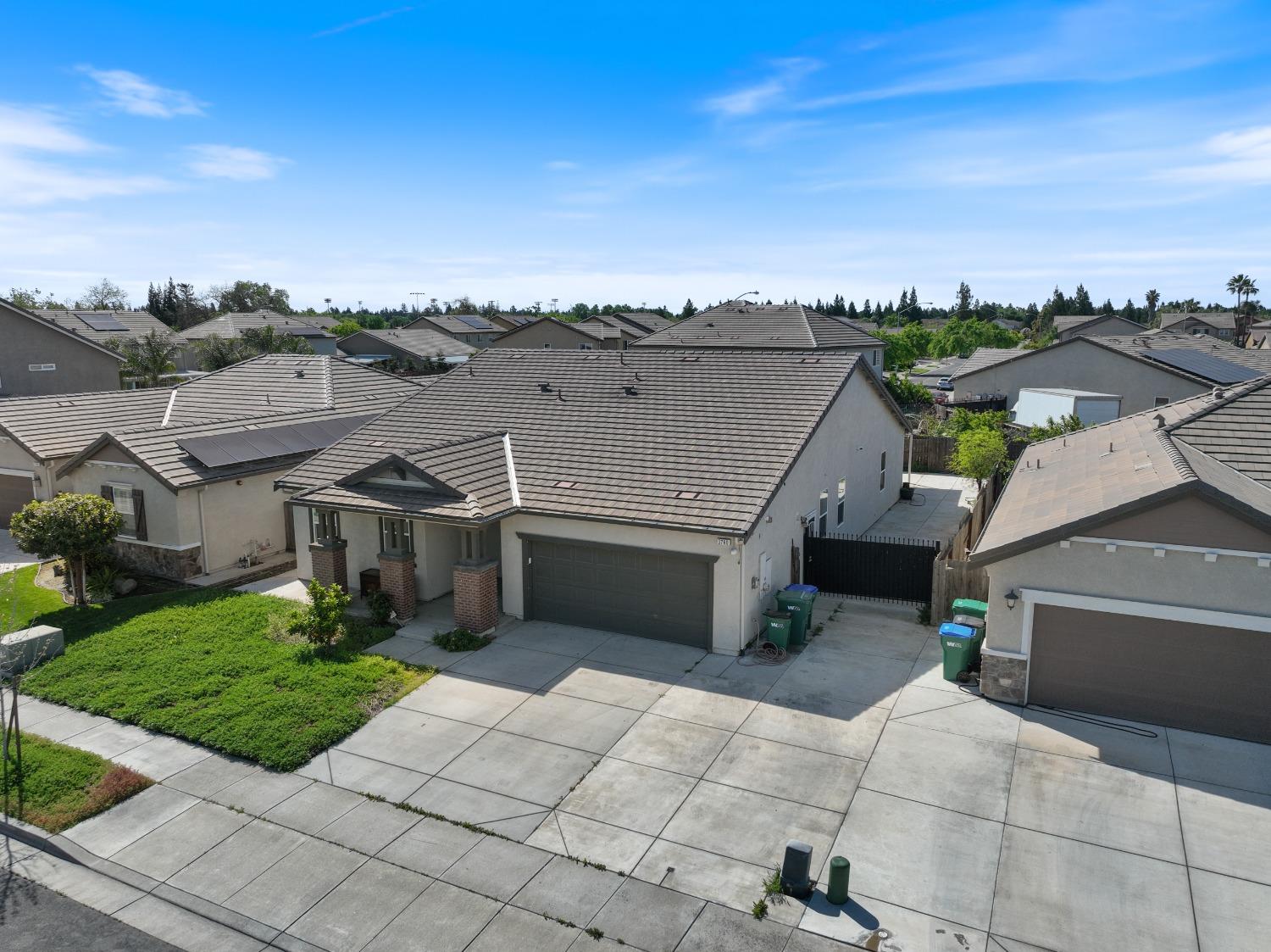 3760 Orbison Lane