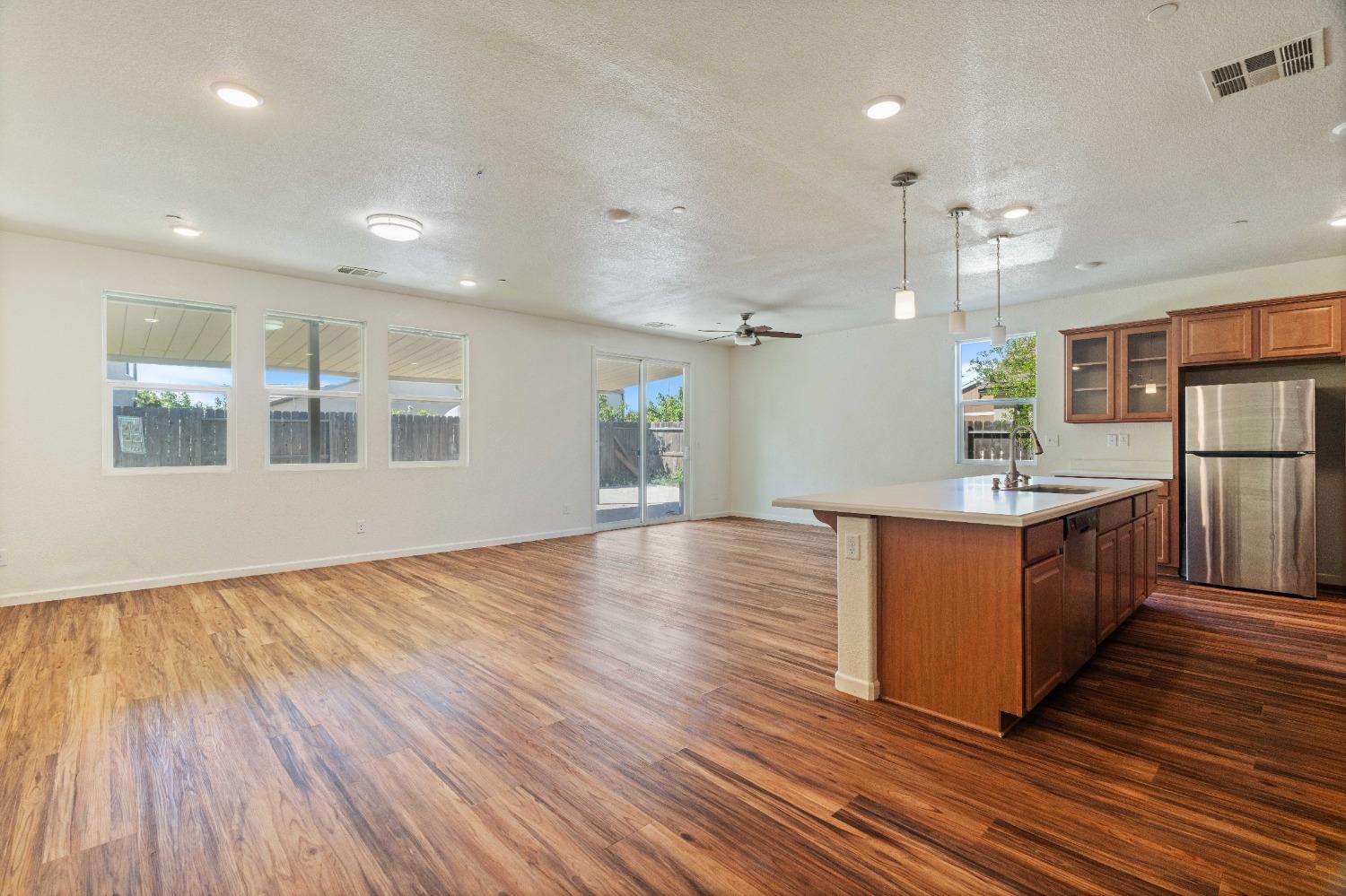 3760 Orbison Lane