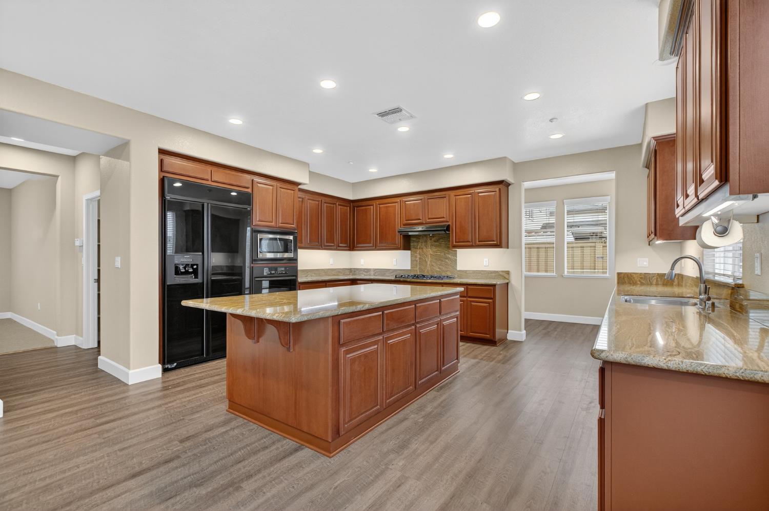 3750 Bridgeway Lakes Drive