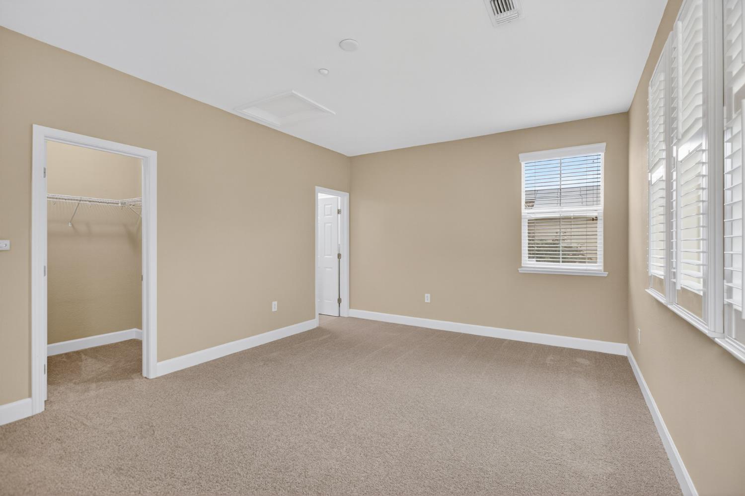 3750 Bridgeway Lakes Drive