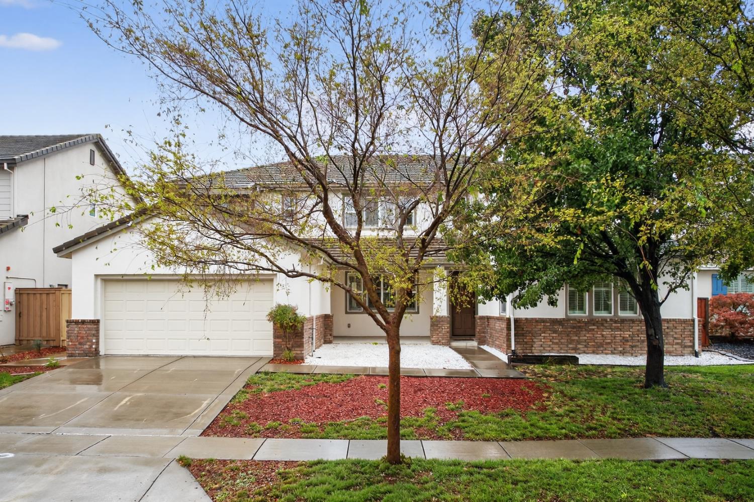 3750 Bridgeway Lakes Drive
