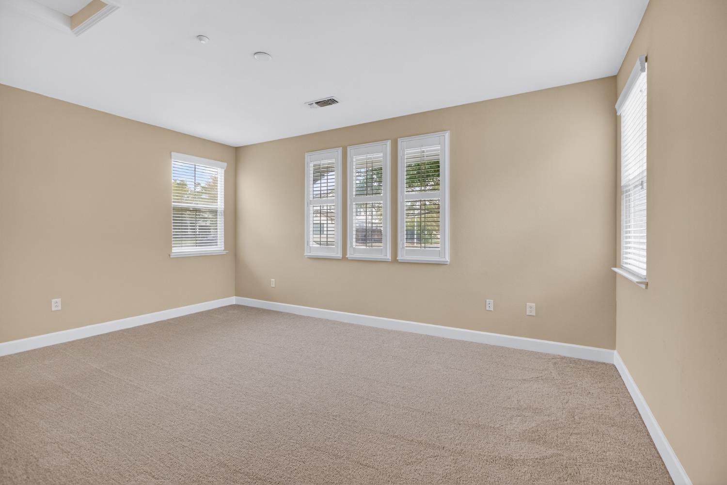 3750 Bridgeway Lakes Drive