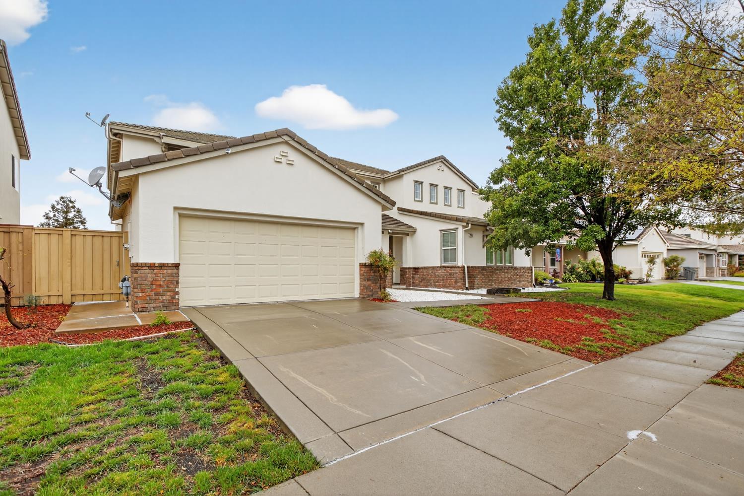 3750 Bridgeway Lakes Drive