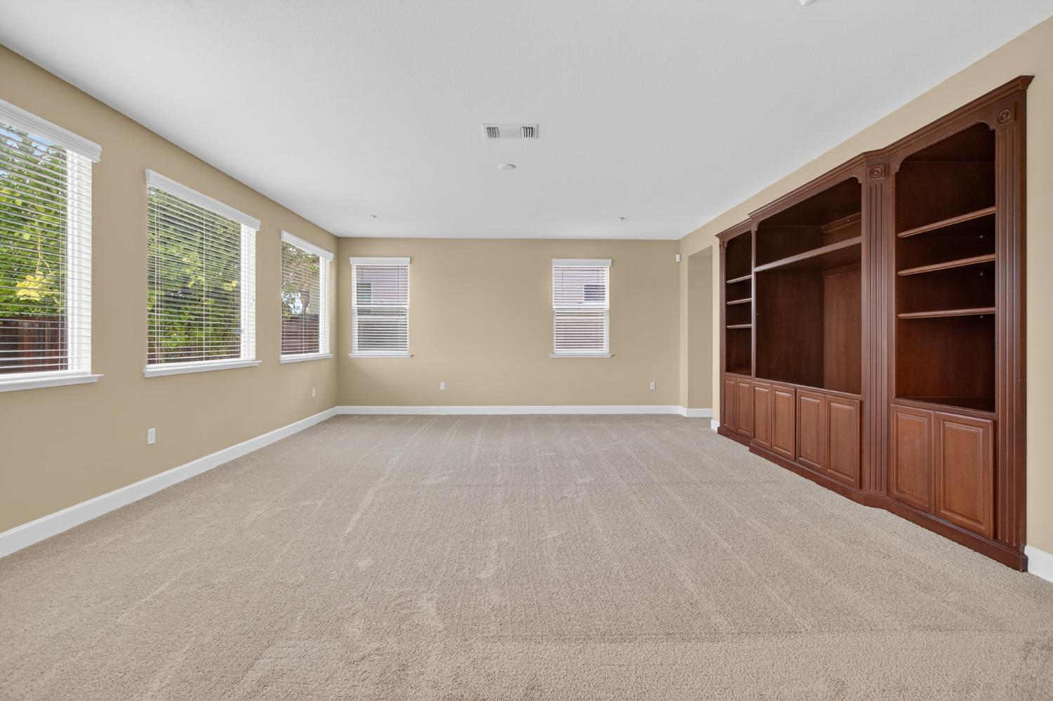 3750 Bridgeway Lakes Drive