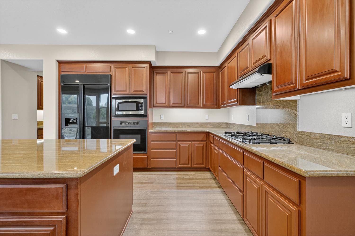 3750 Bridgeway Lakes Drive