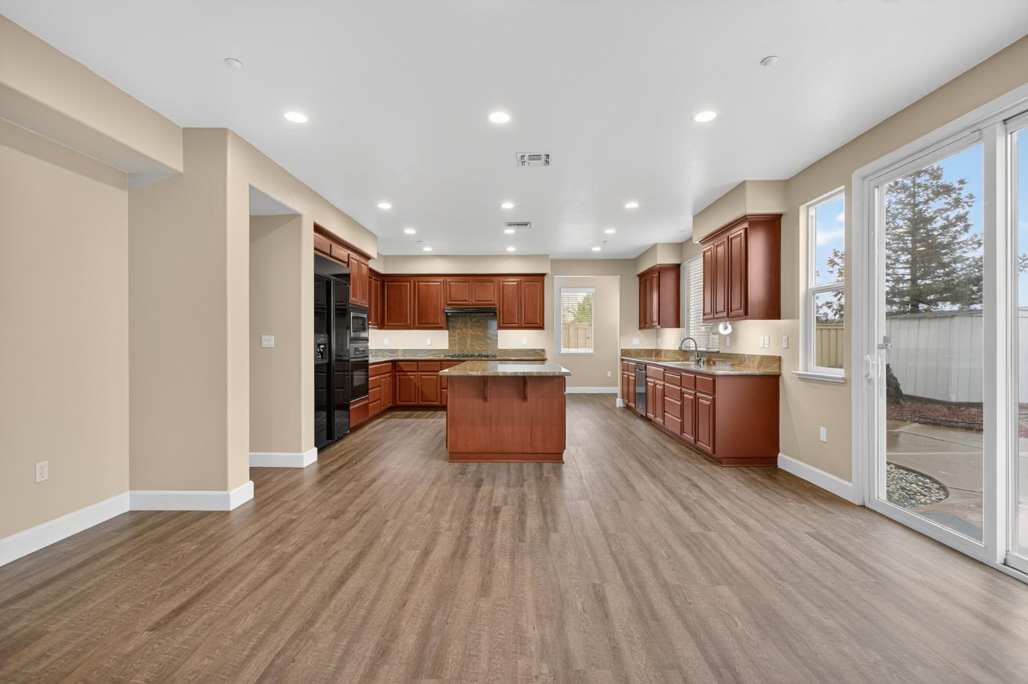 3750 Bridgeway Lakes Drive