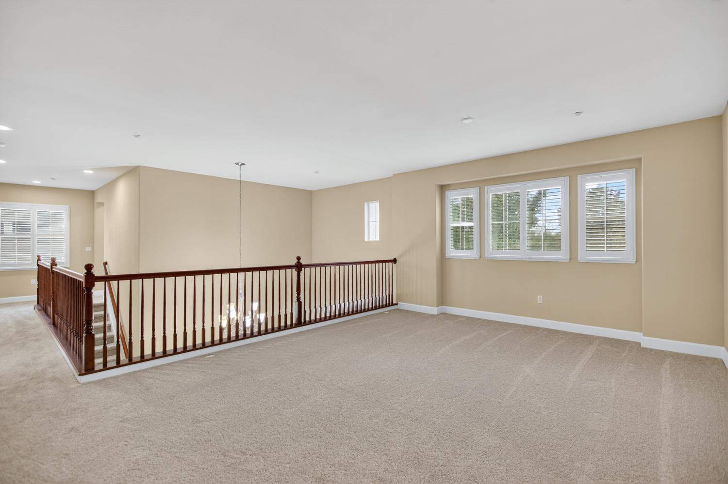 3750 Bridgeway Lakes Drive