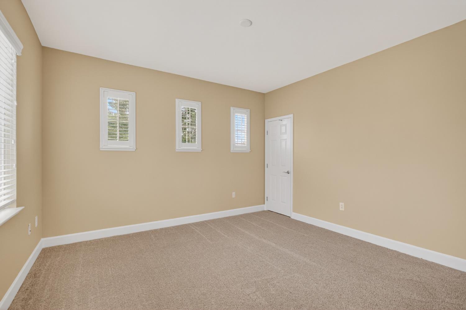 3750 Bridgeway Lakes Drive