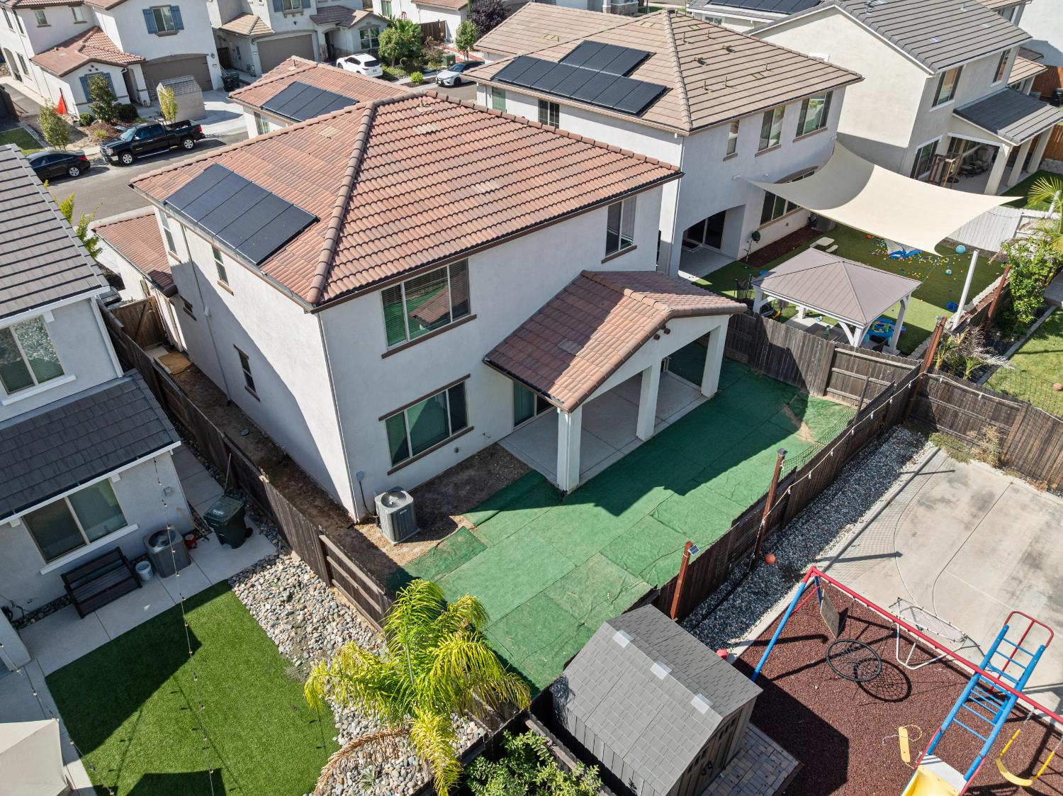 1032 W Sebaga st