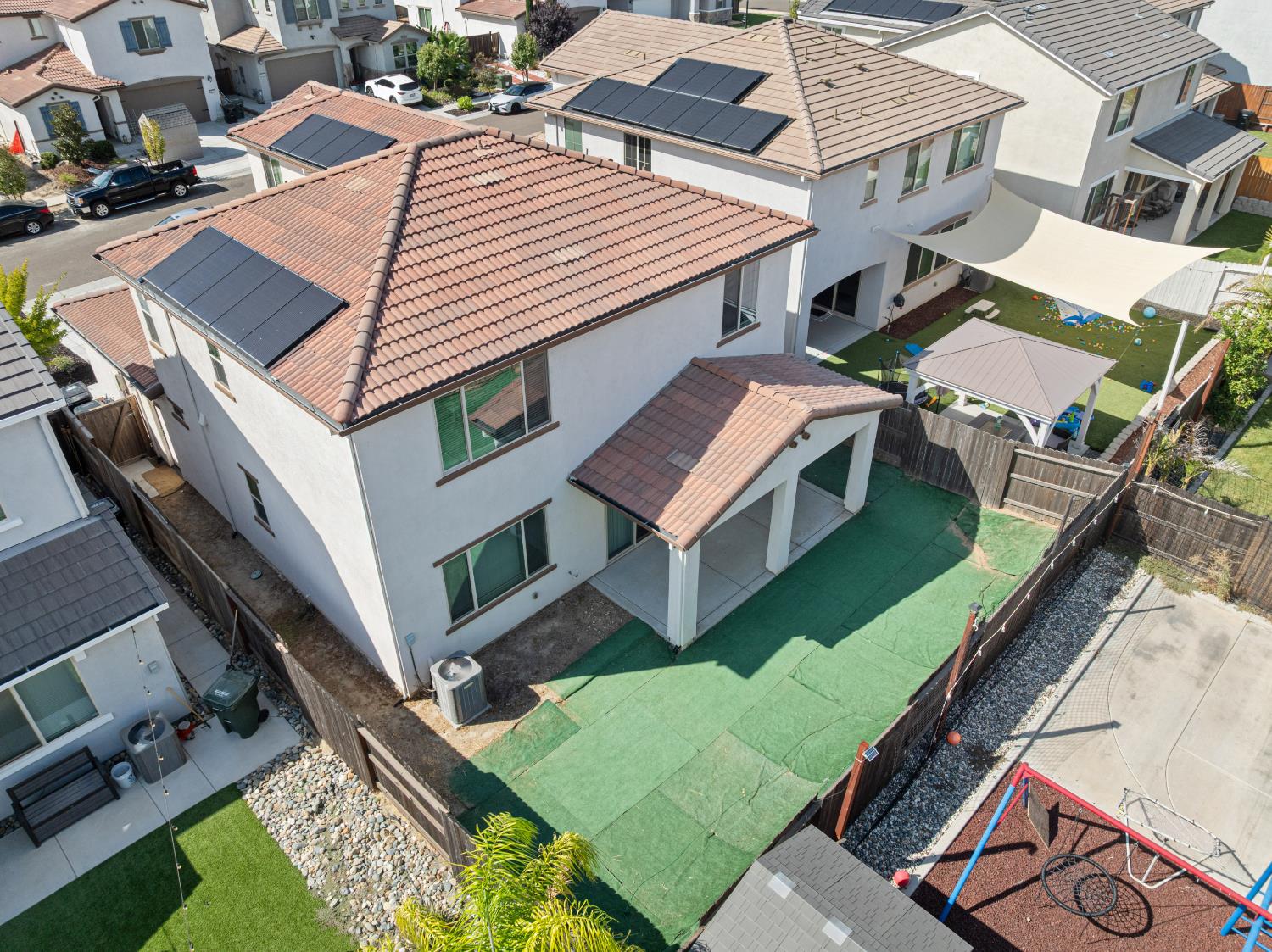 1032 W Sebaga st