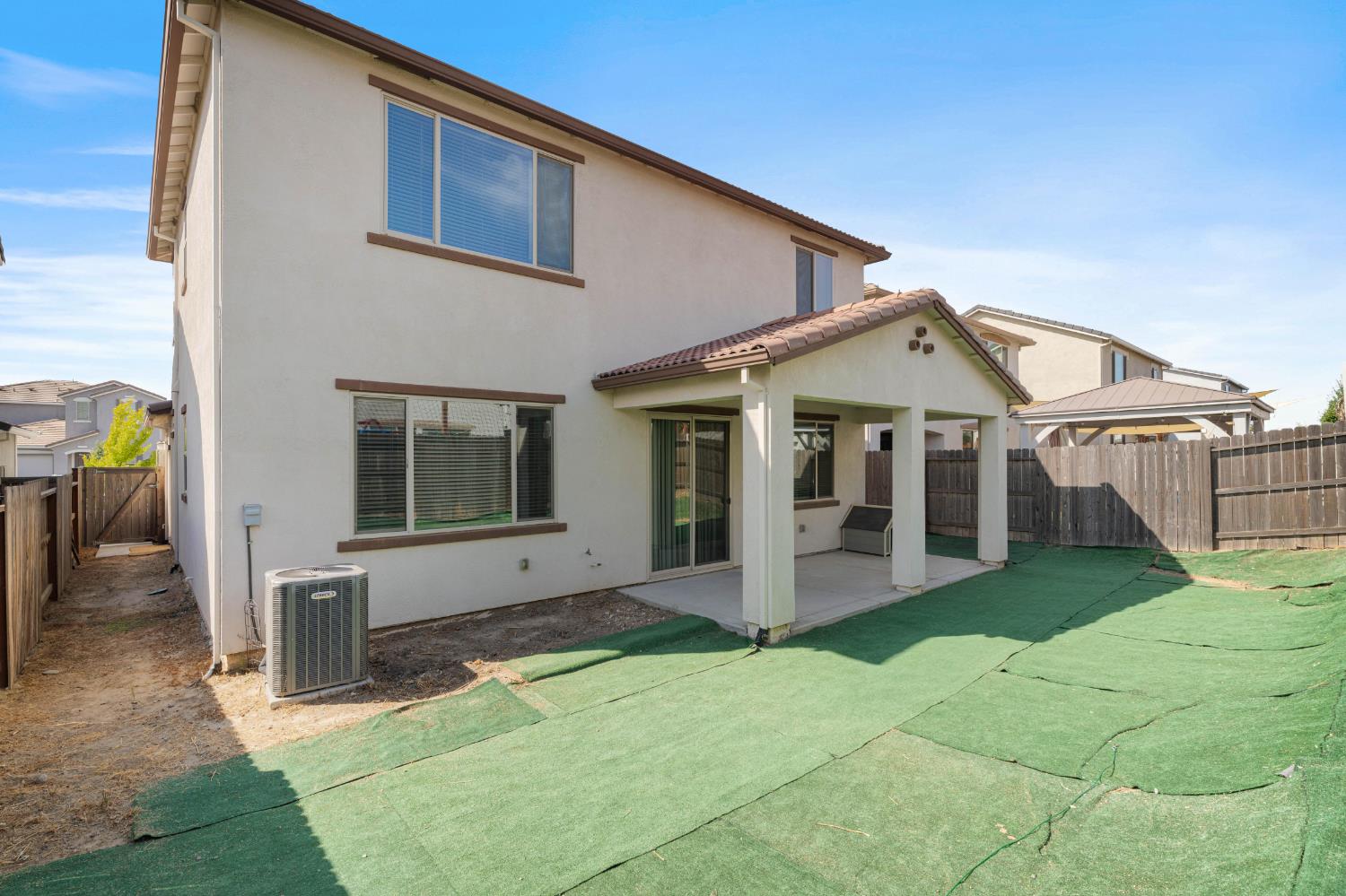 1032 W Sebaga st