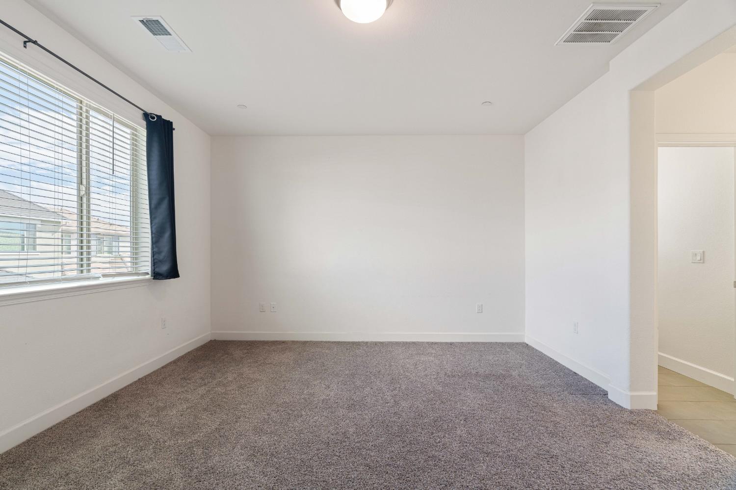 1032 W Sebaga st