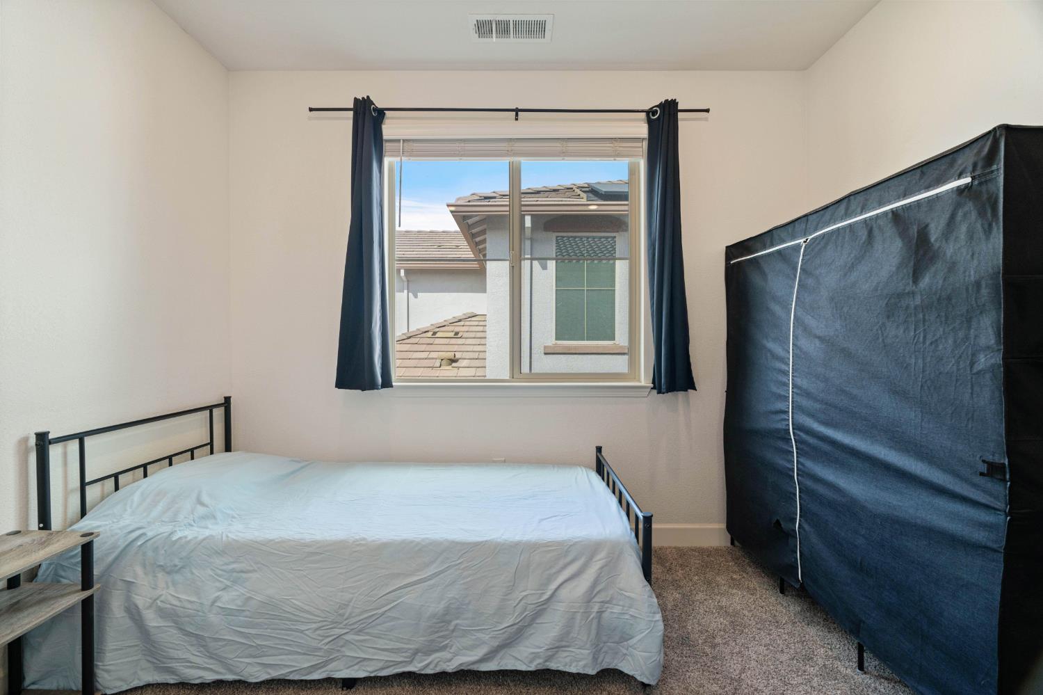 1032 W Sebaga st