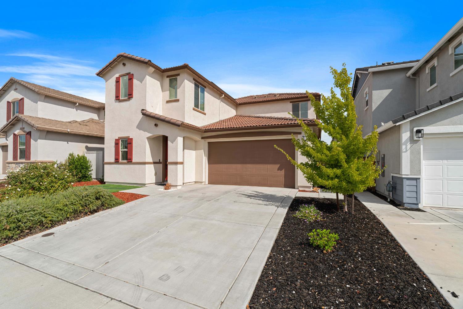 1032 W Sebaga st