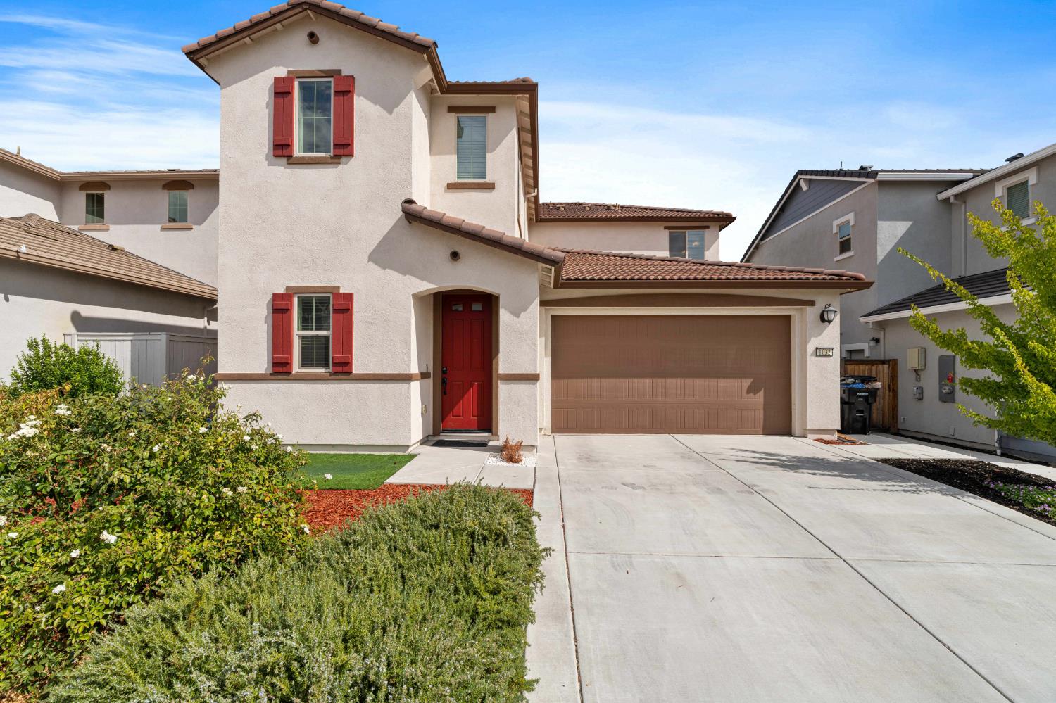 1032 W Sebaga st