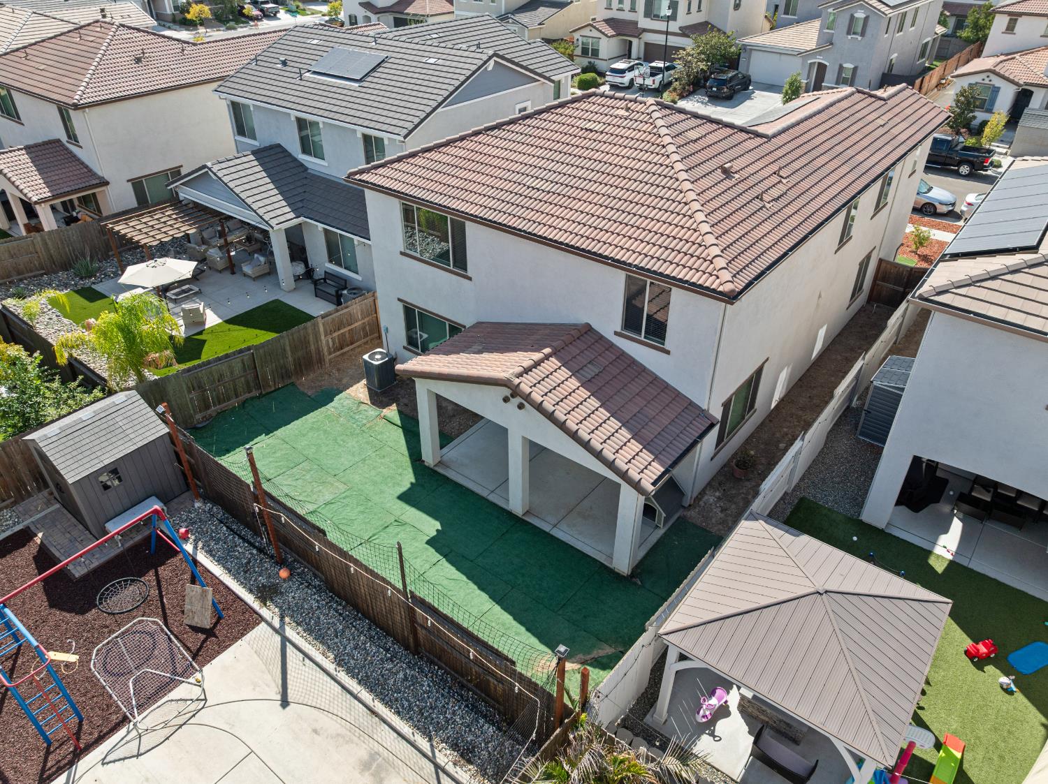 1032 W Sebaga st