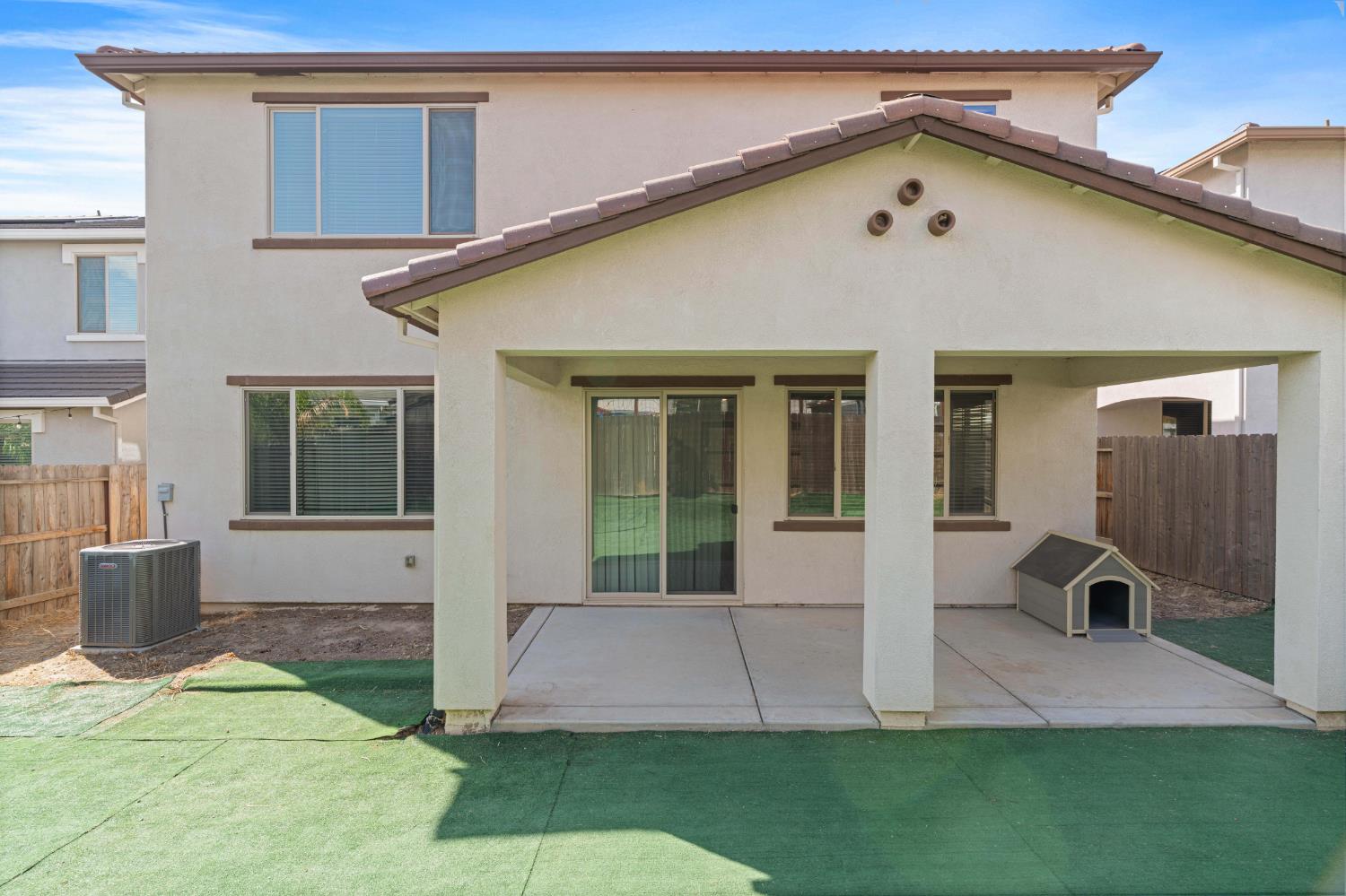 1032 W Sebaga st