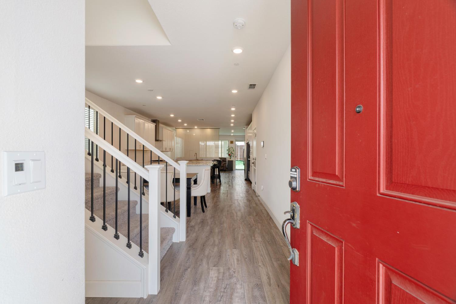 1032 W Sebaga st