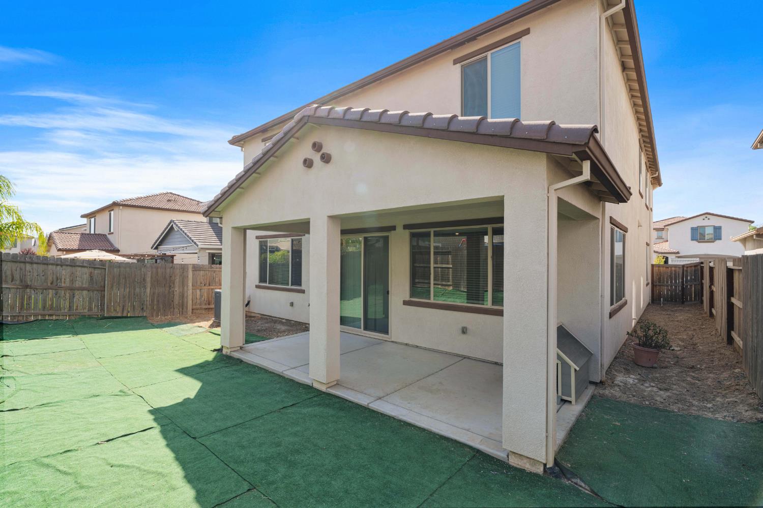 1032 W Sebaga st