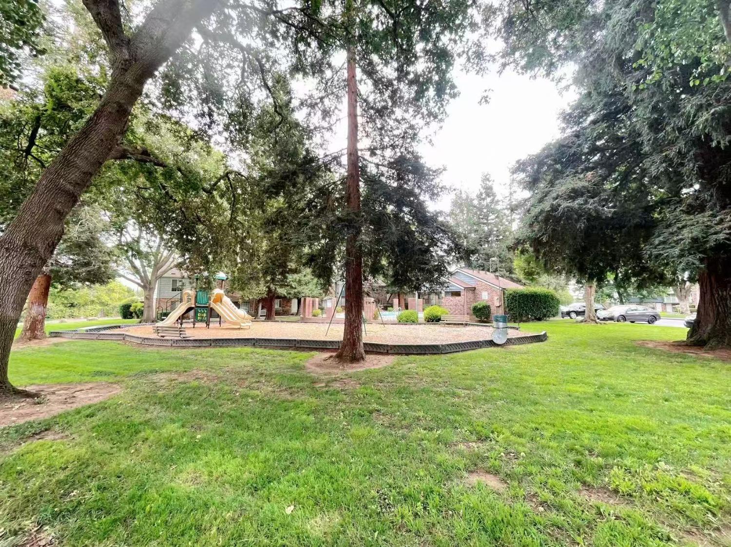 4016 Knoll Top Court