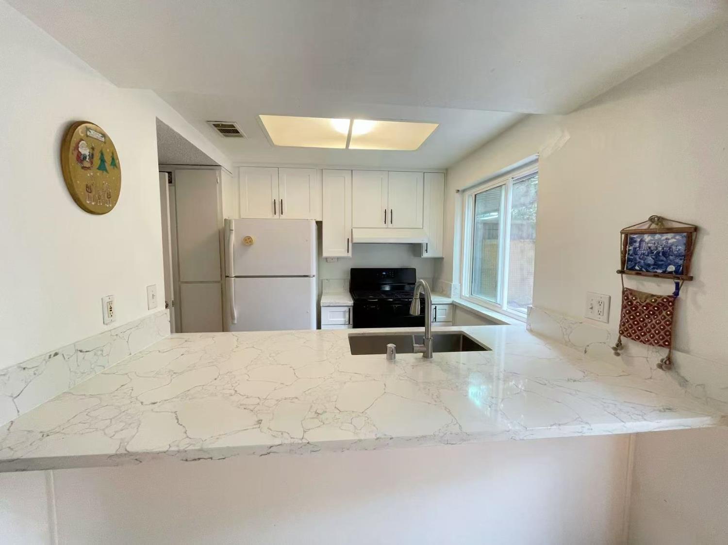 4016 Knoll Top Court