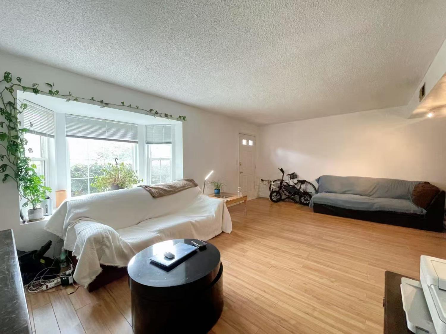 4016 Knoll Top Court