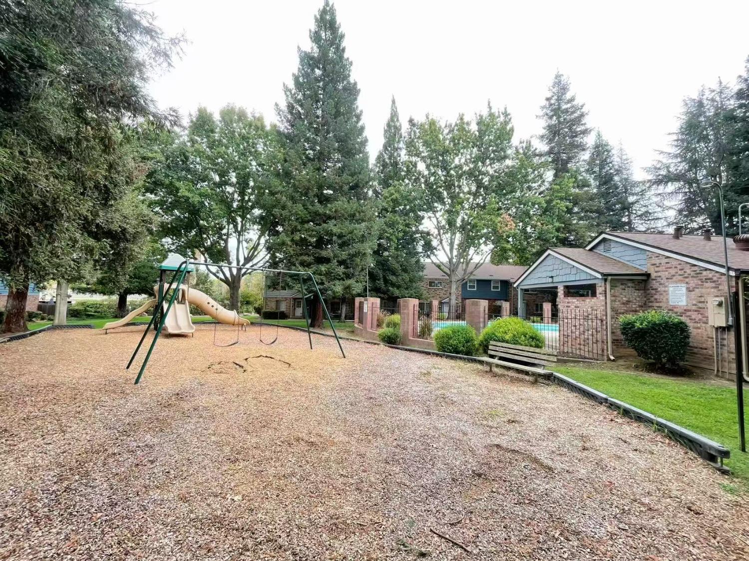 4016 Knoll Top Court
