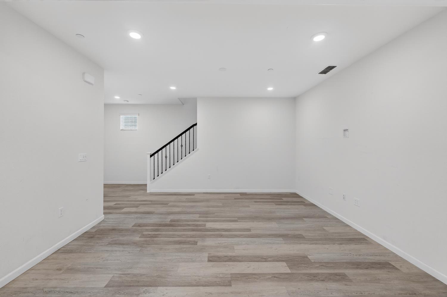 7450 Clear Lake Alley