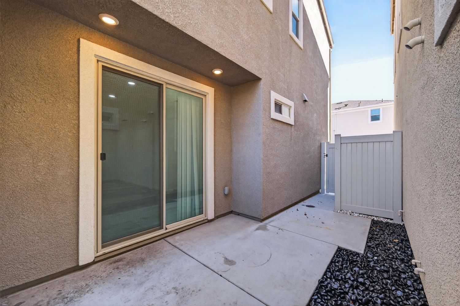 7450 Clear Lake Alley