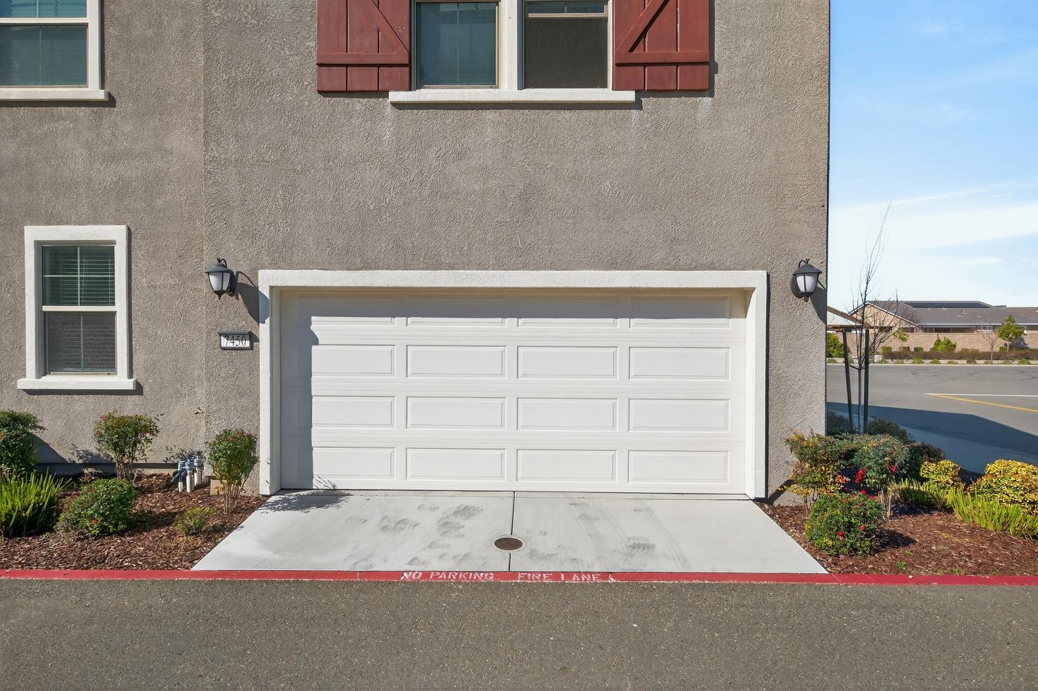 7450 Clear Lake Alley