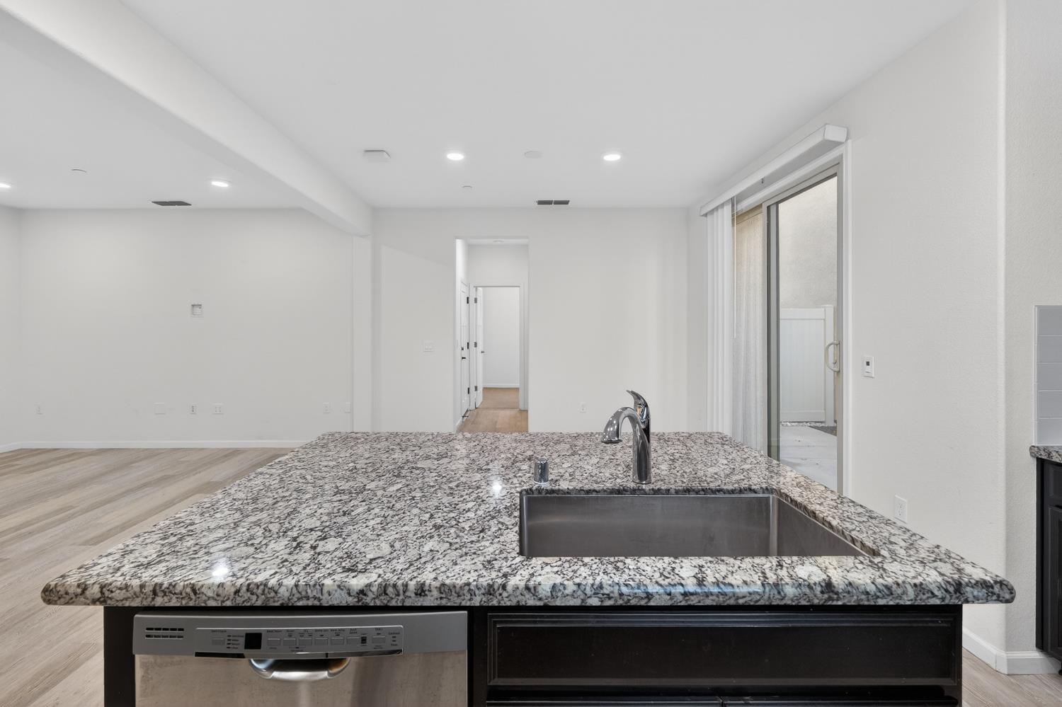 7450 Clear Lake Alley